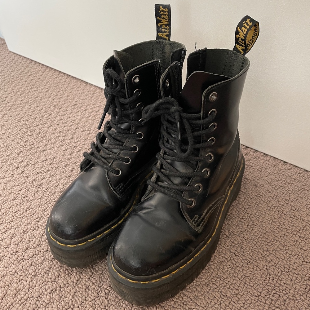 Doc Martens Jadon platform boots size 5 woman. Size 4 men